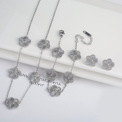 Hot Sale 3Pcs Stainless Steel 18k Gold-Plated Five-Leaf Flower Necklace Earrings Bracelet Jewelry Set For Woman Jewelry Clover